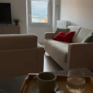 Apartment La Finestra Sul Garda Dreaming Holidays, San Felice del Benaco